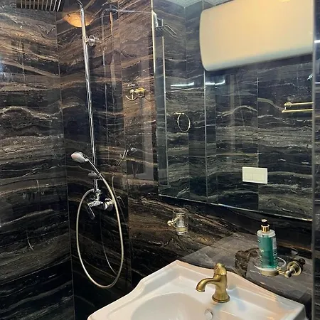 Franci's No3 * Tirana