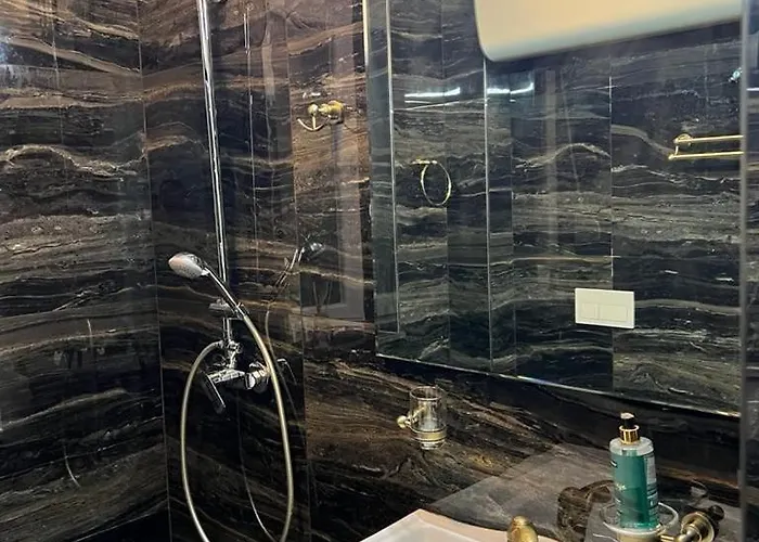 Franci's No3 * Tirana